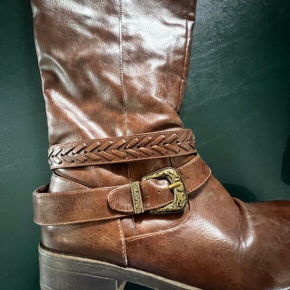 Closet clearance Madden Girl Distressed Boots - Picture 3 of 9